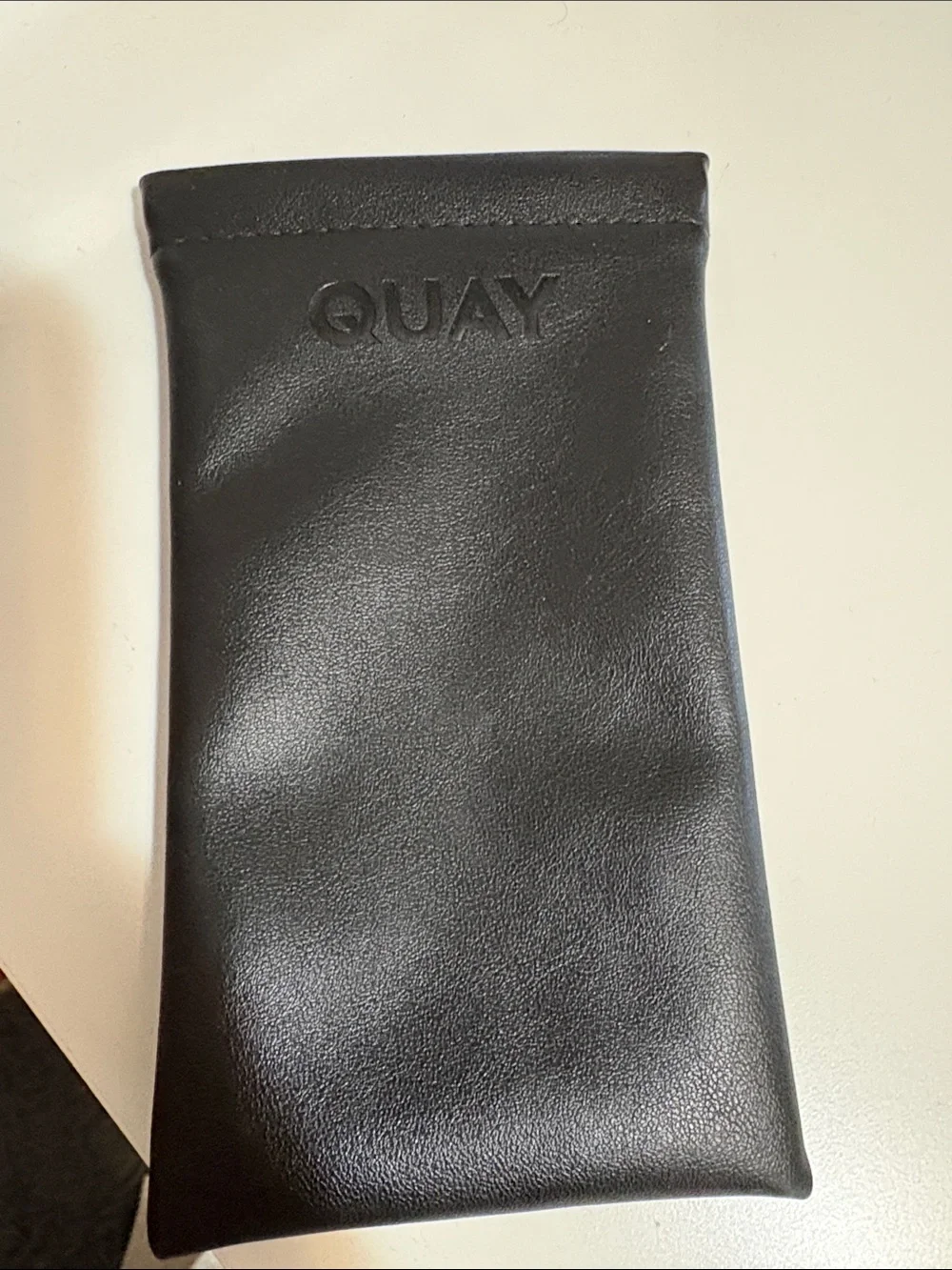 Quay jezebell sunglasses black with gold frame with glasses case